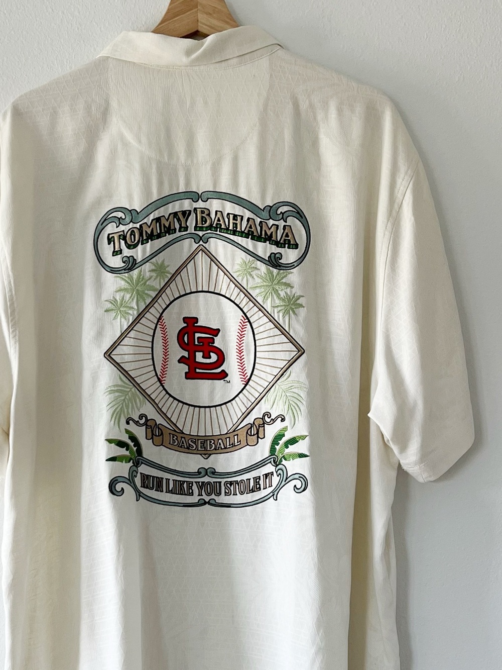 TOMMY BAHAMA | Men’s MLB Cardinals Embroidered Silk Camp Panel Back Shirt | XL